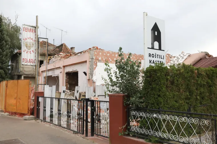 Kr&scaron; i lom u Dubravi: U ru&scaron;enju hotela dio zgrade pao na pečenjaru i prepolovio je