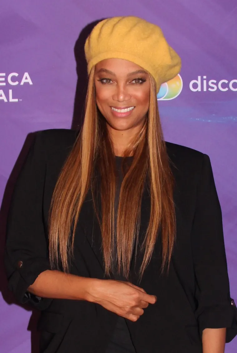 Tyra Banks je utjelovljenje uspjeha u modnoj industriji. Karijeru je započela sa 16 godina nakon što je potpisala ugovor s agencijom Elite Model Management. Banks je postigla značajan uspjeh nakon što je stvorila i vodila nagrađivanu reality seriju &apos;Američki top model&apos;. Njezina neto vrijednost se procjenjuje na oko 90 milijuna dolara. 