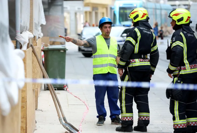Pogledajte kr&scaron; i lom u centru Zagreba nakon &scaron;to se uru&scaron;io zid zgrade i o&scaron;tetio električne vodove