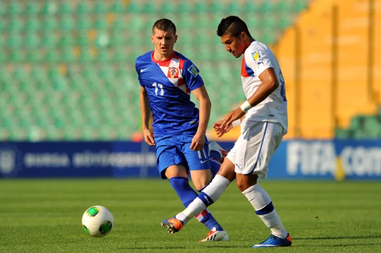 2013. godina (Ante Rebić) - Senzacionalnim transferom je iz RNK Splita potpisao za Fiorentinu koja je u to vrijeme imala hrpu igrača s ovih prostora (Bagadur, Jovetić, Badelj...)