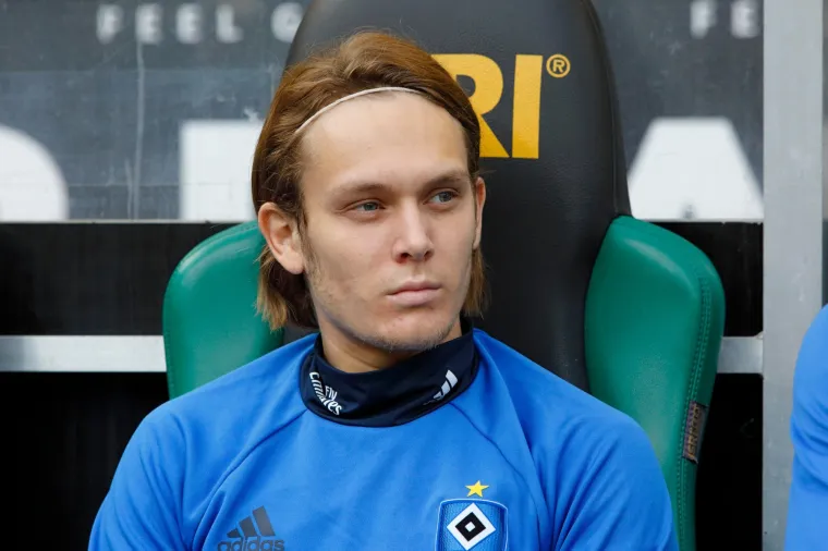 2016. godina (Alen Halilović) - Svoje je ime na popisu našao drugi put. Transfer u Barcelonu se u tako ranoj fazi karijere pokazao kao loš potez, pa je svoju sreću tražio po posudbama.