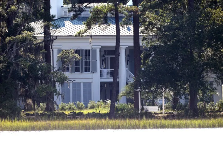 Jennifer Lopez i Ben Affleck odradili su drugi pir u mjesec dana, ovaj put na prekrasnom imanju mladoženje