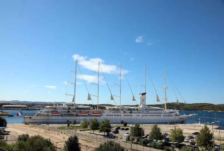 U &Scaron;ibenik uplovio Club Med 2, najveći i najluksuzniji jedrenjak na svijetu