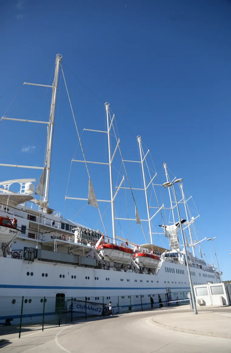 U &Scaron;ibenik uplovio Club Med 2, najveći i najluksuzniji jedrenjak na svijetu