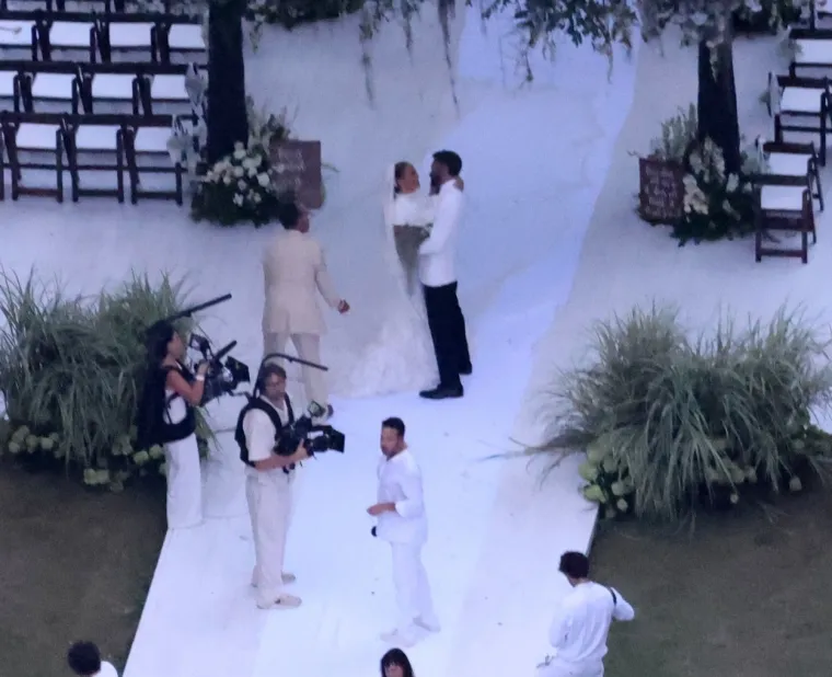 Jennifer Lopez i Ben Affleck obećali se se zauvijek voljeti na elegantnom bijelom vjenčanju, pogledajte fotke raskošne ceremonije
