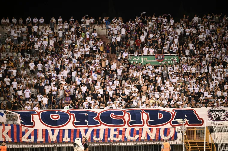 Galerija s hrvatskih stadiona: Maksimirska poruka Or&scaron;iću, 20 tisuća hajdukovaca 'zapalilo' Poljud