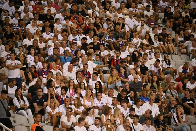 Galerija s hrvatskih stadiona: Maksimirska poruka Or&scaron;iću, 20 tisuća hajdukovaca 'zapalilo' Poljud