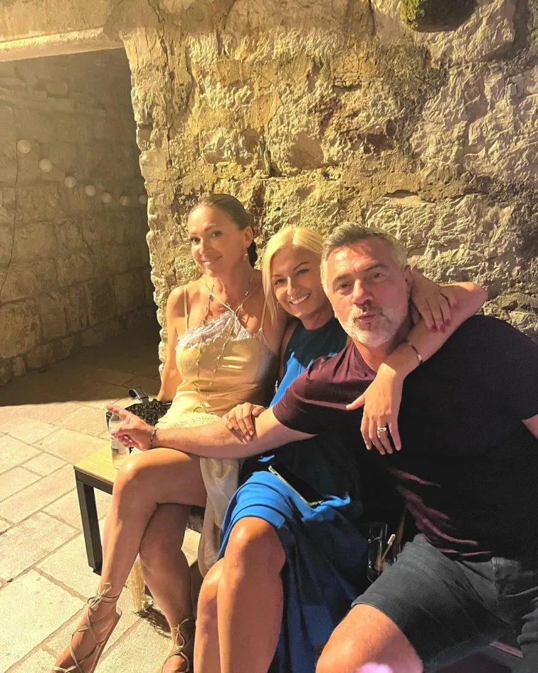 Nina Badrić seksepilnija nego ikad u satenskoj haljini ispod koje se ocrtava svaka oblina: 'J.Lo, gdje ti je Ben?'