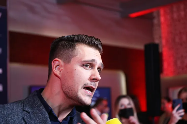 Iza ove petorke slijede Sloboda Mićalović, Vojin Ćetković, Milan Marić, Miloš Timotijević i Raša Bukvić, s honorarima od 1500 eura po danu.
