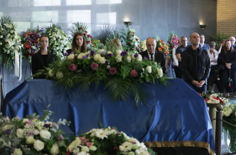 Posljednji ispraćaj Mislava Bage: Brojne poznate osobe do&scaron;le su se oprostiti od cijenjenog novinara