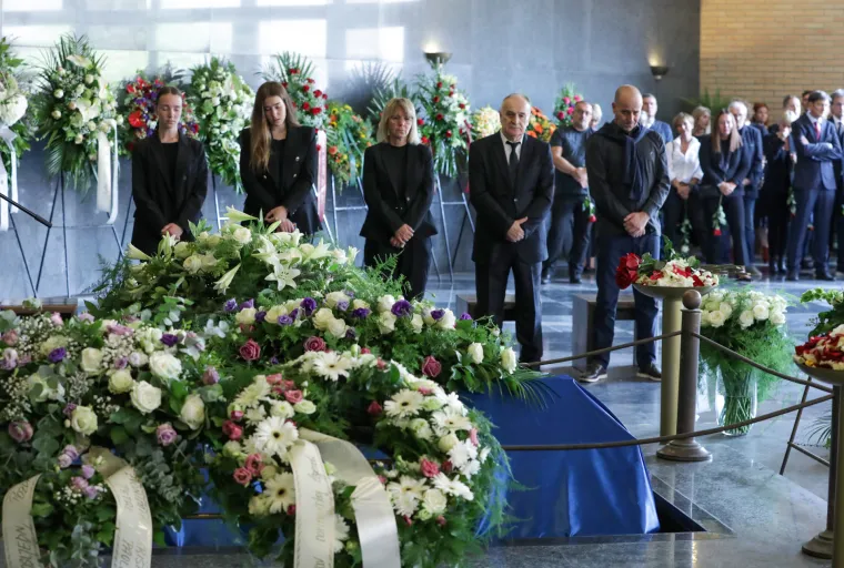 Posljednji ispraćaj Mislava Bage: Brojne poznate osobe do&scaron;le su se oprostiti od cijenjenog novinara