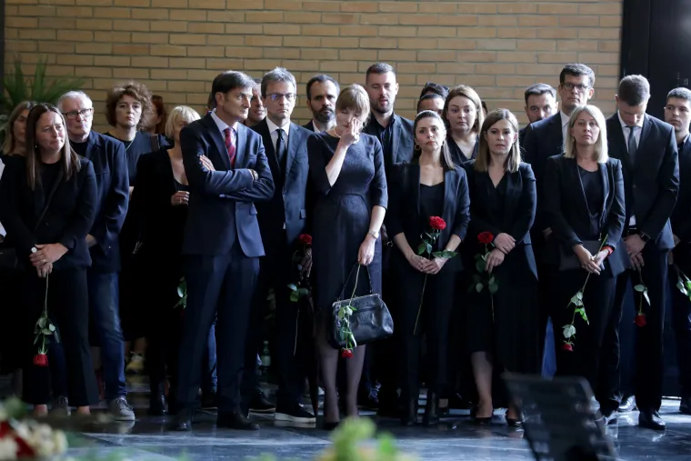 Posljednji ispraćaj Mislava Bage: Brojne poznate osobe do&scaron;le su se oprostiti od cijenjenog novinara