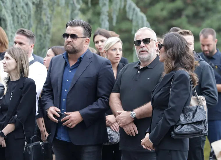 Kolinda, Šprajc, Plenković, Marić i brojni drugi na posljednjem ispraćaju preminulog Bage