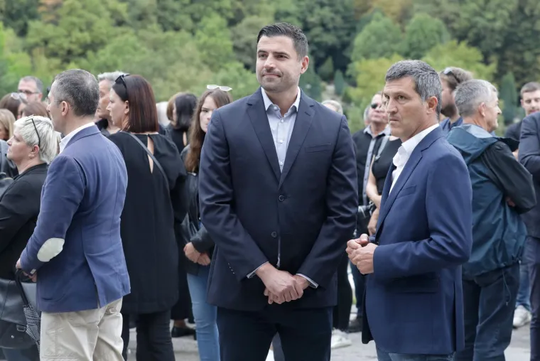 Kolinda, Šprajc, Plenković, Marić i brojni drugi na posljednjem ispraćaju preminulog Bage