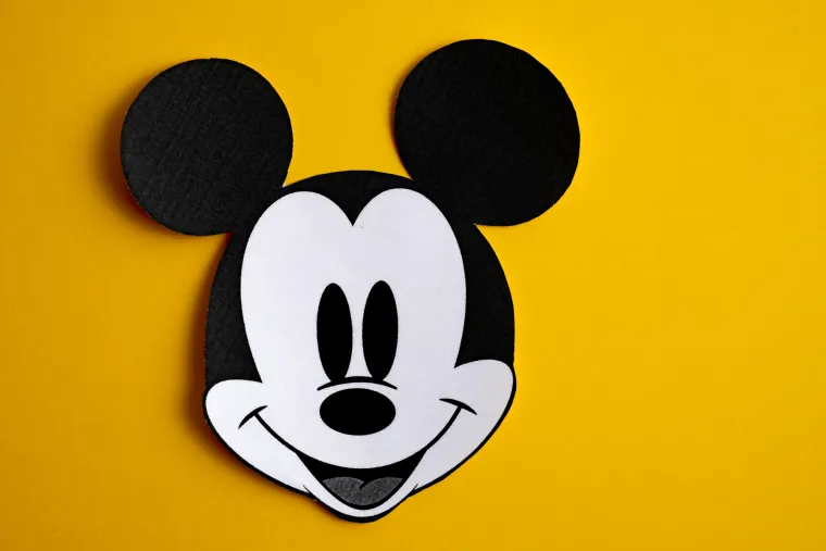 5. Mit: Walt Disney je prvi nacrtao Mickey Mousea.
Istina: Poznatog miša prvi je nacrtao Ub Iwerks, poznati američki animator i prijatelj Walta Disneyja. 