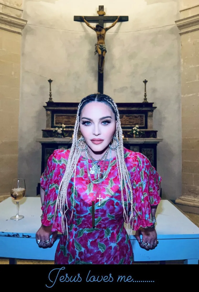 Lijevo je legendarna Madonna na Instagramu, a ovo kad je negdje na ulici 'ukebaju' paparazzi: Ljudi su zabrinuti