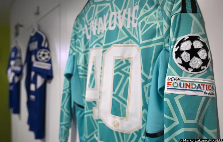 Zavirite u Modru svlačionicu uoči velikog spektakla: Prekrasna atmosfera na tribinama, ali i u prostorijama kluba