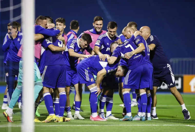 Petkovićeve škarice, šokantan gol Bodea i ludi produžeci: Pogledajte kako je izgledala velika Dinamova noć