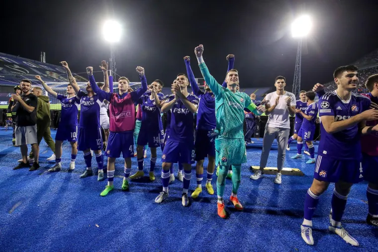 Petkovićeve škarice, šokantan gol Bodea i ludi produžeci: Pogledajte kako je izgledala velika Dinamova noć