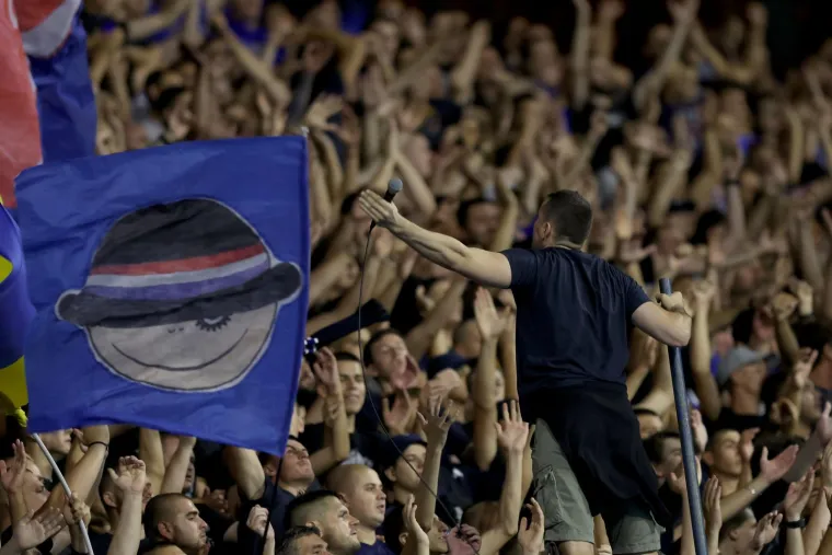 Spektakularni kadrovi nezapamćenog ludila: Petković nije mogao vjerovati; 'Nisu se gasili 120 minuta, svaka im čast'