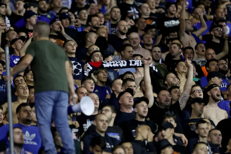 Spektakularni kadrovi nezapamćenog ludila: Petković nije mogao vjerovati; 'Nisu se gasili 120 minuta, svaka im čast'