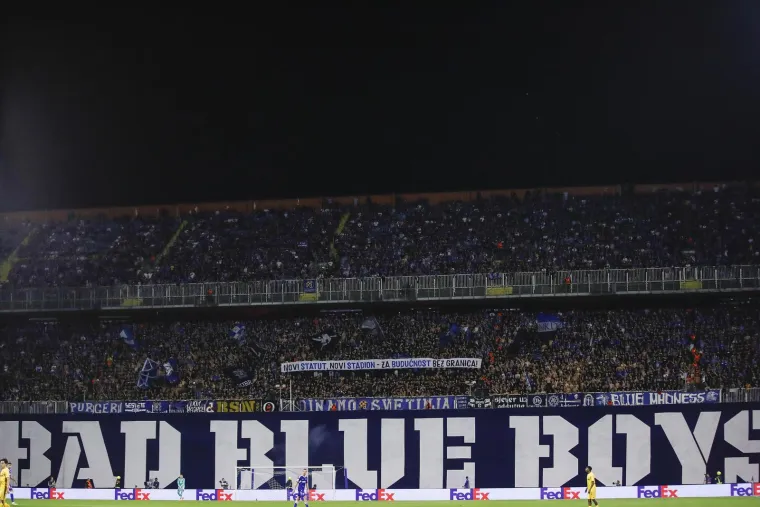 Spektakularni kadrovi nezapamćenog ludila: Petković nije mogao vjerovati; 'Nisu se gasili 120 minuta, svaka im čast'