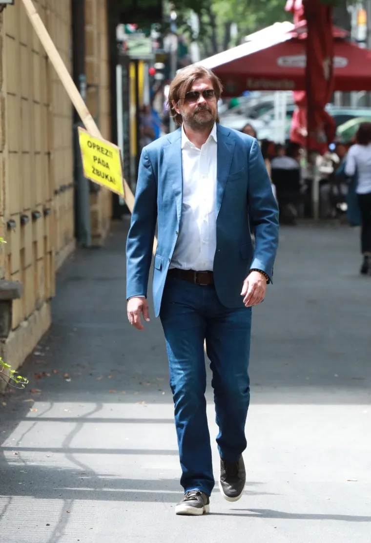 Kojić je 2016. godine napisao: &quot;Nisam čitao kakav &apos;sindrom&apos; postoji u Americi, ali sam &apos;vidio&apos; da netko samoinicijativno ne vidi i ne čuje pet mjeseci pa tri mjeseca, pa dva mjeseca svoje dijete. Pa se pitam kakvu mogućnost sustav treba da nam da. Možda mogućnost da se falsificira pasoš ili da nas netko prati ili uhodi mjesecima… Kada dođe do rasprave, neka su vam riječi blage, a dokazi jaki, a ja iz iskustva znam da su riječi jače uvijek kada su dokazi slabi.&quot;