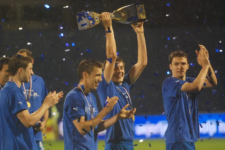 Iskopali smo ih! Pogledajte stare fotografije Matea Kovačića kad je kao mladi nogometa&scaron; igrao za Dinamo, neke su potpuni hit