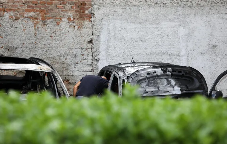 U Zagrebu se zapalio automobil, vatra se pro&scaron;irila i na drugo vozilo