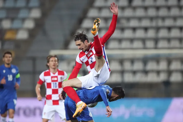 Šimina ostavština: Nepokolebljivi ratnik koji je ostavljao srce na terenu, igrao ozlijeđen i obilježio jednu eru