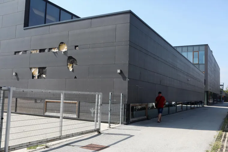 Ovako izgleda fasada zagrebačke osnovne škole čija je izgradnja stajala više od 80 milijuna kuna