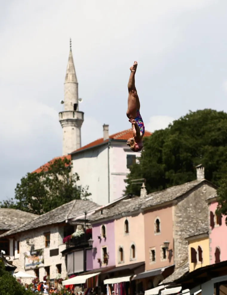 Spektakularni prizori iz Mostara: Pogledajte kako najbolji svjetski skakači 'lete' sa Starog mosta