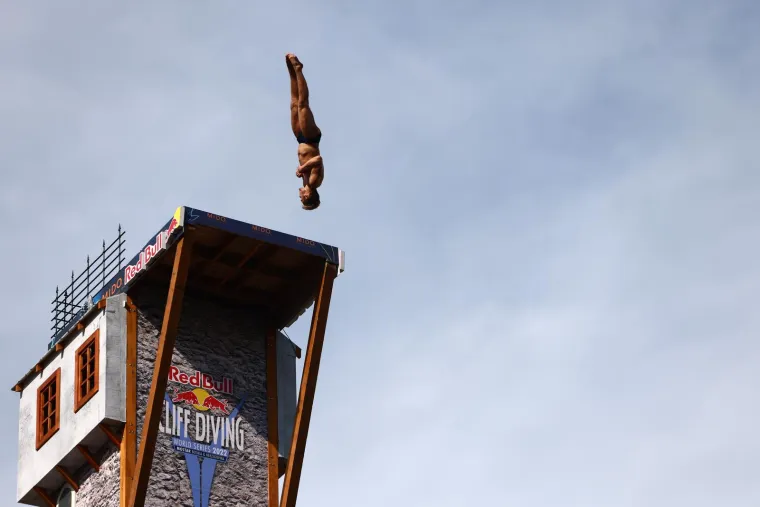 Spektakularni prizori iz Mostara: Pogledajte kako najbolji svjetski skakači 'lete' sa Starog mosta