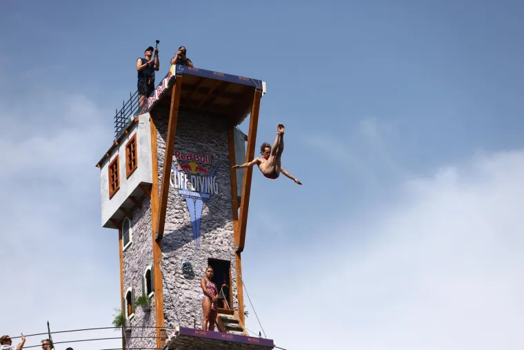 Spektakularni prizori iz Mostara: Pogledajte kako najbolji svjetski skakači 'lete' sa Starog mosta