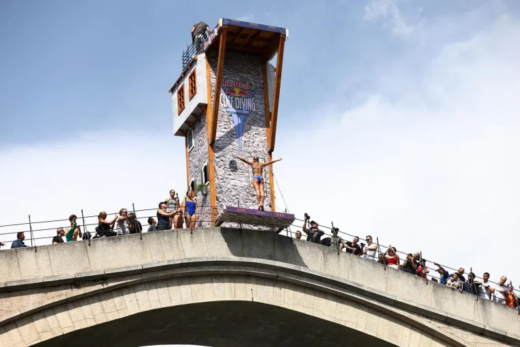 Spektakularni prizori iz Mostara: Pogledajte kako najbolji svjetski skakači 'lete' sa Starog mosta