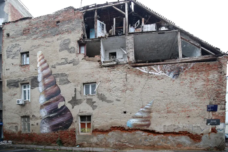 Anamarijina zgrada najvi&scaron;e je stradala... Postala je ruglo Zagreba, progla&scaron;ena je opasnom, a sad je zarasla