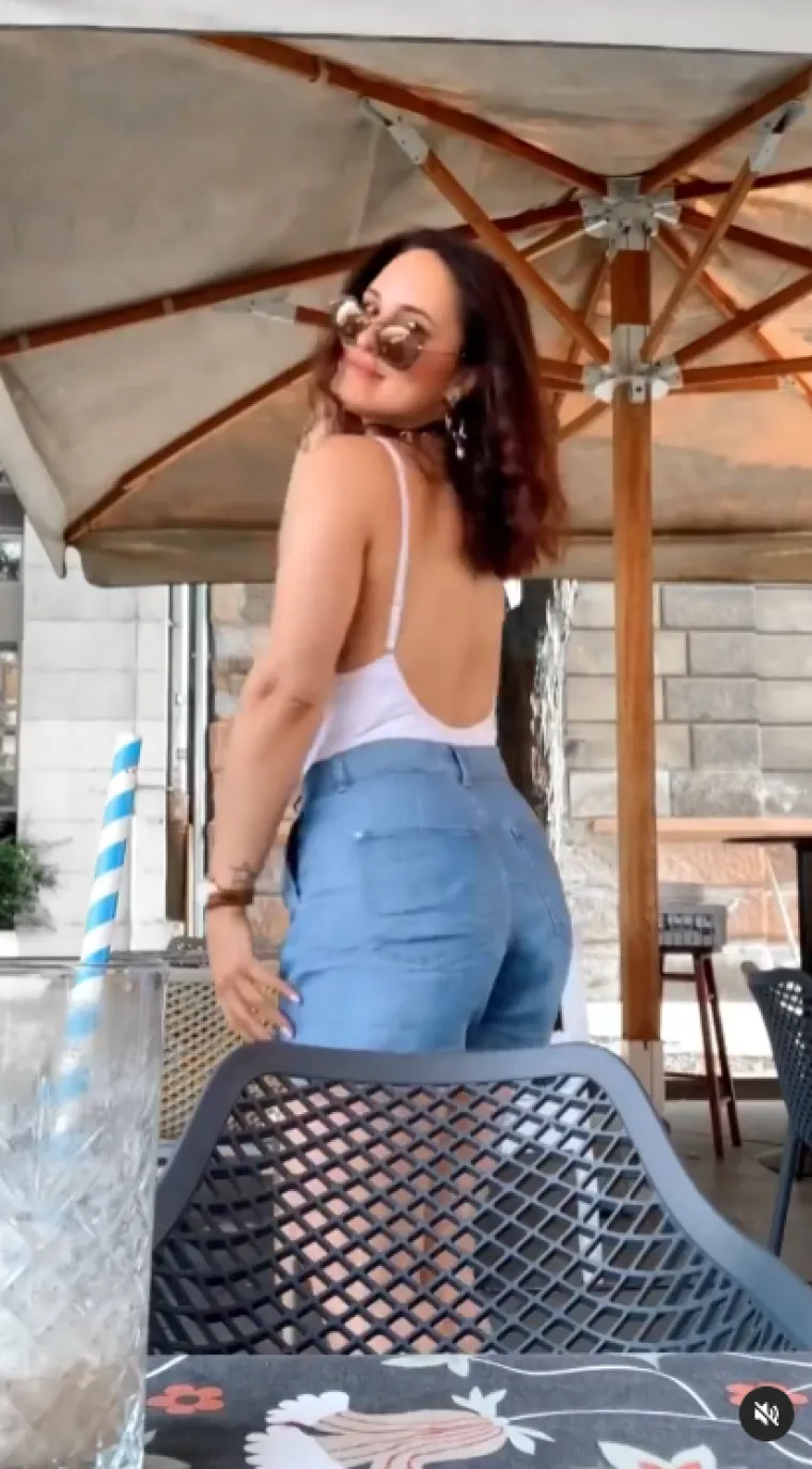 Lana Jurčević provocira iz kreveta - u donjem rublju i bez trunke &scaron;minke: 'Jedva čekam da se smrači...'