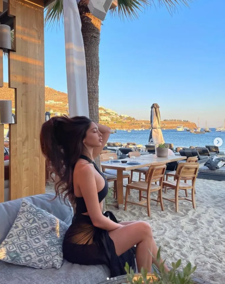'Željela je bokove kao Kim Kardashian': Jedva punoljetnu kći Harisa Džinovića prozivaju zbog golišavosti, ali i niza estetskih zahvata