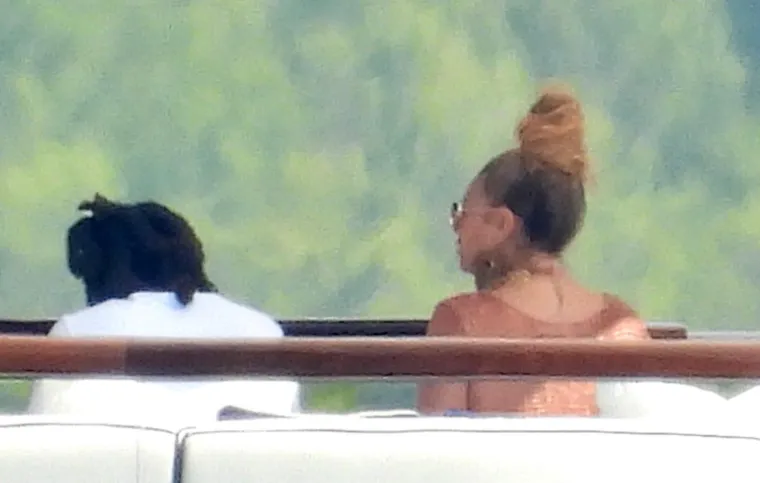Beyonce i Jay Z nakon opuštenog doručka na jahti u opuštenom izdanju razgledavali ljepote hrvatske obale