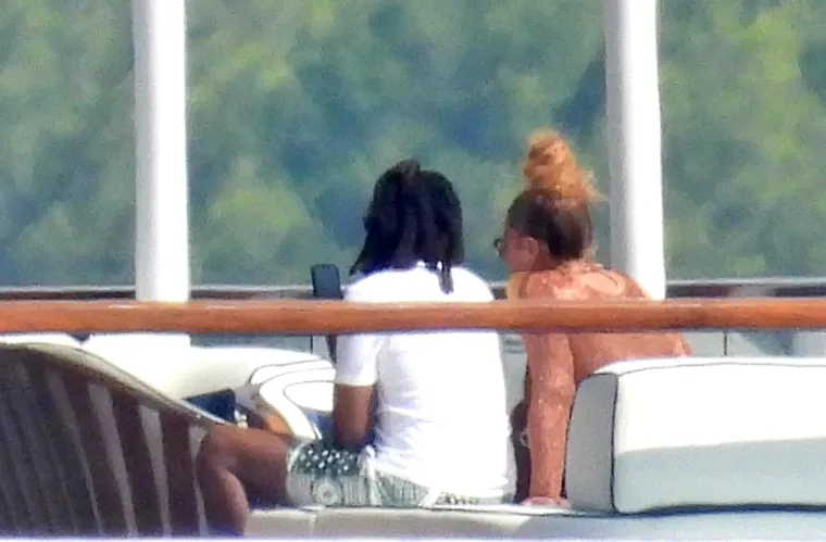 Beyonce i Jay Z nakon opuštenog doručka na jahti u opuštenom izdanju razgledavali ljepote hrvatske obale