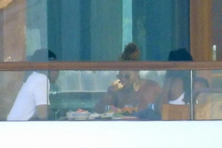 Beyonce i Jay Z nakon opu&scaron;tenog doručka na jahti u opu&scaron;tenom izdanju razgledavali ljepote hrvatske obale