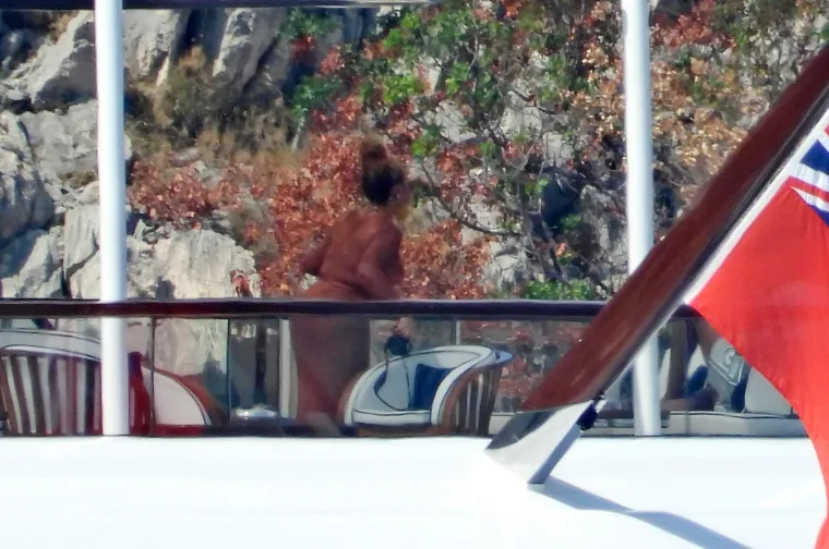 Beyonce i Jay Z nakon opu&scaron;tenog doručka na jahti u opu&scaron;tenom izdanju razgledavali ljepote hrvatske obale