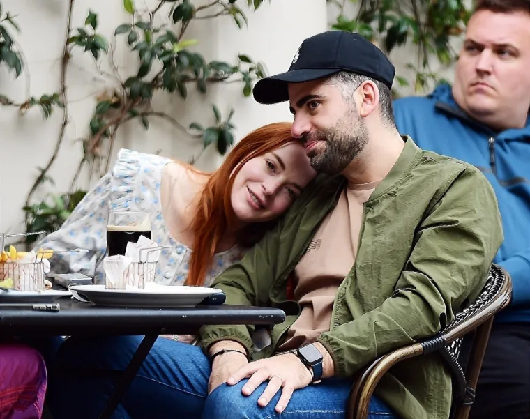 Lohanini roditelji - Dina i Michael Lohan - u prošlosti su bili optuženi za iskorištavanje svoje kćeri, no glumica je zanijekal da su oni ikada učinili tako nešto. 
