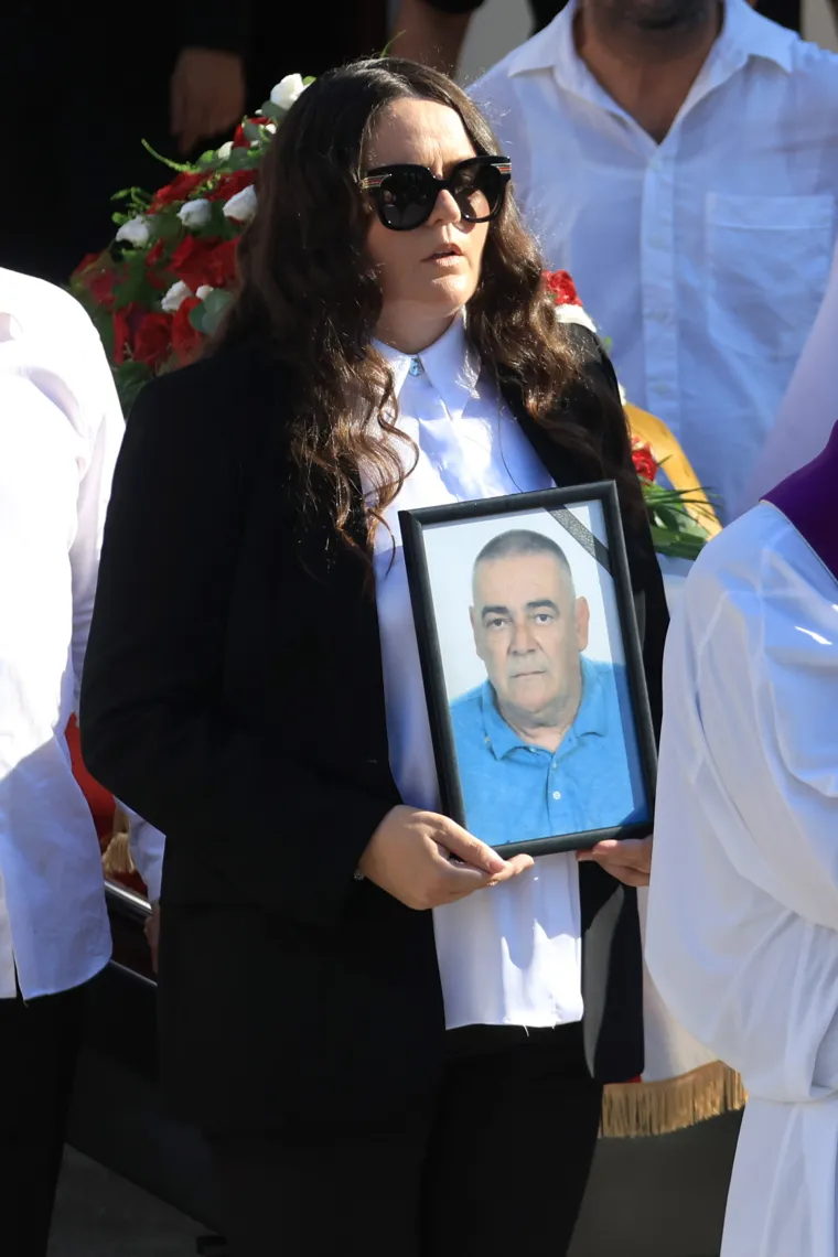 Posljednji ispraćaj Milana Livaje u Kaštelima: Na sprovod Livajinog oca došli i njegovi suigrači iz Hajduka