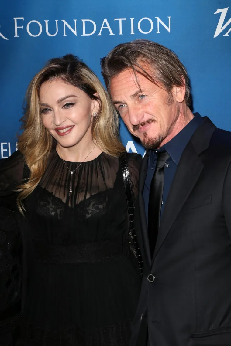 Davne 1991. Madonna je Seana Penna nazvala  &quot;ljubavlju svog života&quot;, par je tijekom godina održavao prijateljski odnos. Prije četiri godine, dvostruki dobitnik Oscara rekao je da je njegova prva žena Madonna daleko bolja od Britney Spears. Naime, budući da su oboje tek bili izašli iz veze, počeli su se družiti kao prijatelji pa onda i izlaziti. Međutim, njihova je veza ubrzo prerasla u pravu romansu. Nakon samo šest zajedničkih mjeseci, Madonna i Penn vjenčali su se u kolovozu 1985. 