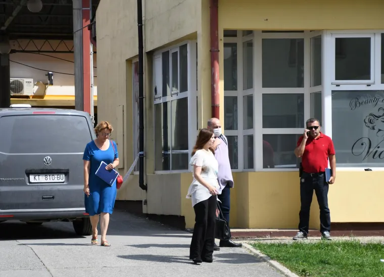 Pogledajte stravične scene iz Novske gdje je muškarac ubio suprugu, a potom presudio i sebi: Ovo mu nije prvo ubojstvo