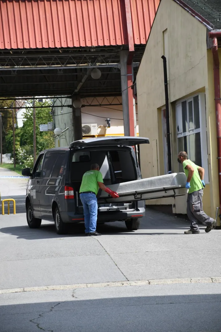 Pogledajte stravične scene iz Novske gdje je mu&scaron;karac ubio suprugu, a potom presudio i sebi: Ovo mu nije prvo ubojstvo
