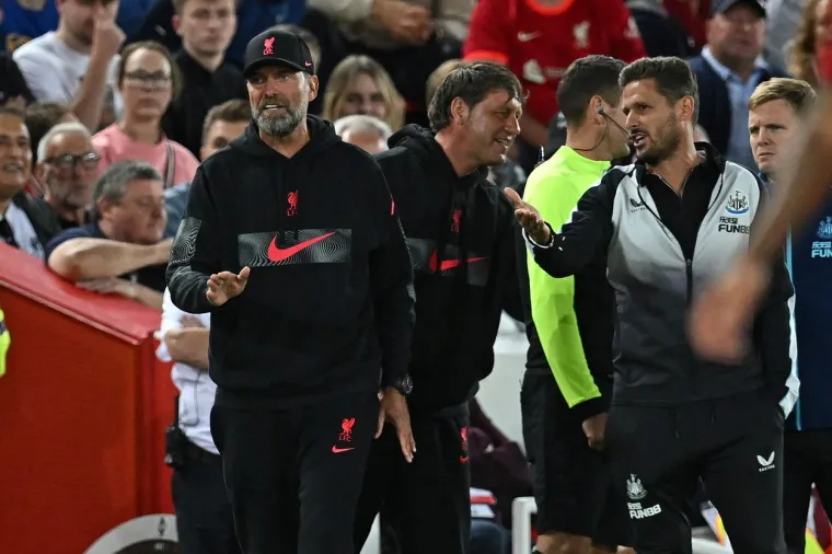 'Maestro' Klopp u svom stilu bacio čitavu tribinu u trans