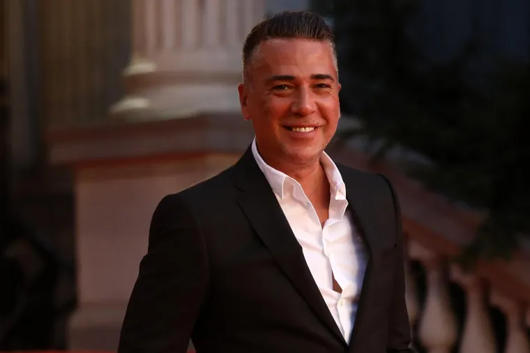 Poznati pjevač Željko Joksimović govorio je o razmiricama s bratom Sašom. &quot;To bih zadržao samo za sebe. Poslije ovoliko iskrenosti imam pravo na to. Moram biti blizak sa svojim bratom, ali se ne družimo obiteljski.&quot;