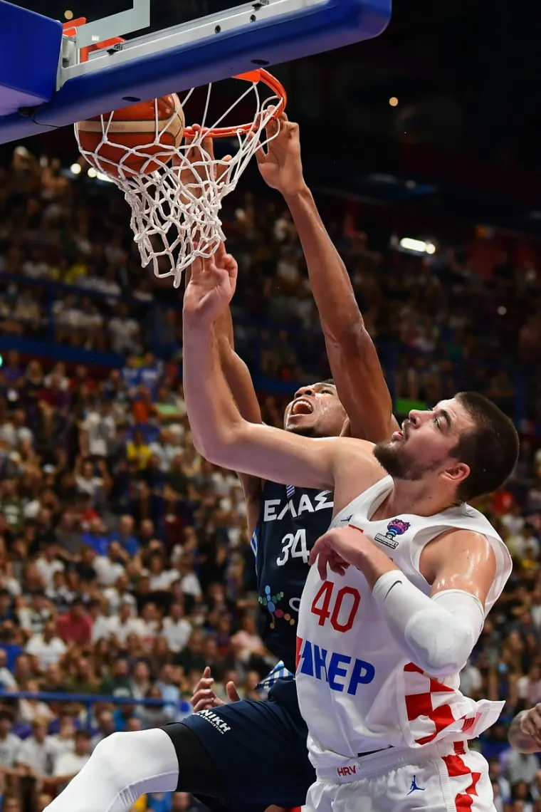Donosimo vam najbolje trenutke prve utakmice Hrvatske na Eurobasketu: Pogledajte borbu Grčkih i Hrvatskih zvijezda